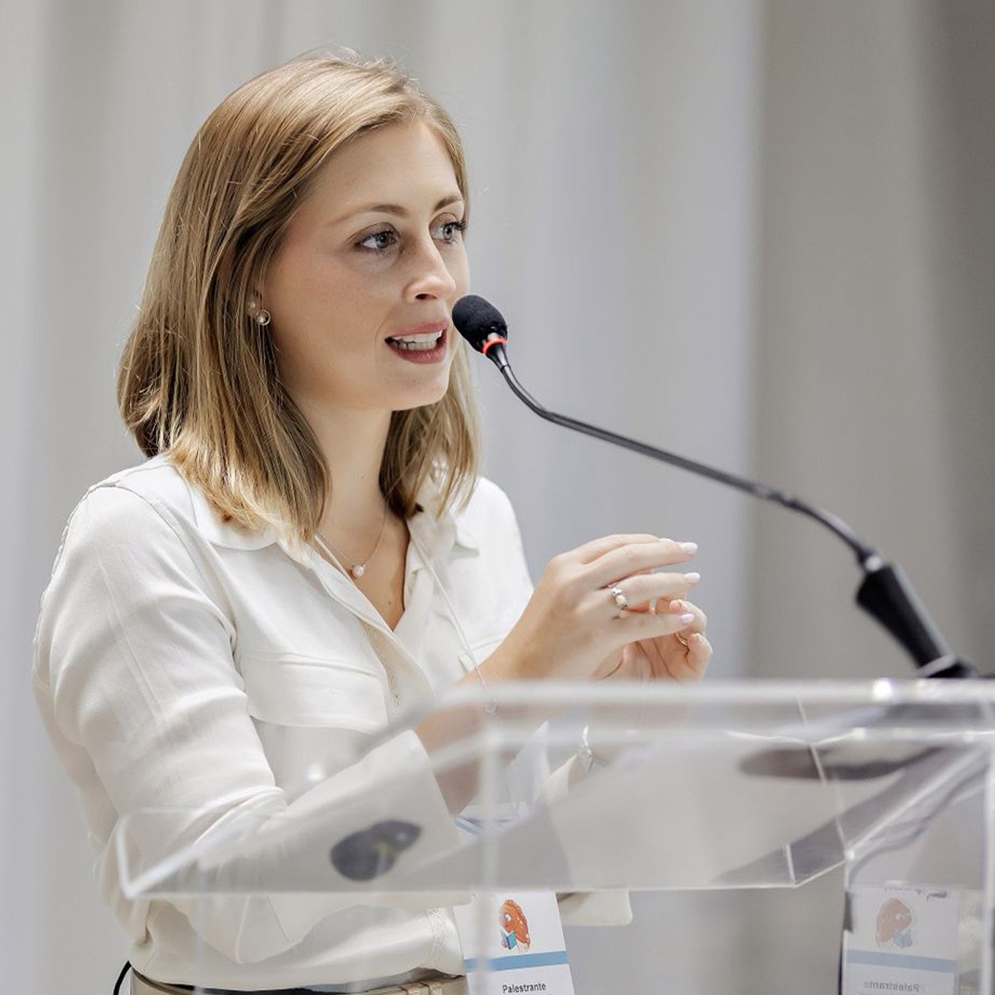 Flora Taube Manicardi, professora confirmada da pós-graduação